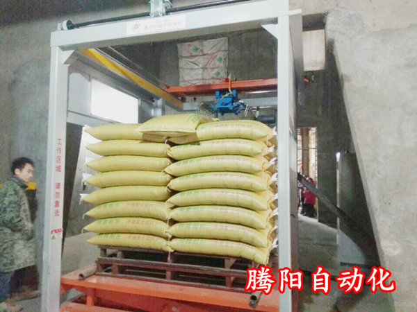 如何選擇全自動(dòng)碼垛機(jī)器人廠(chǎng)家